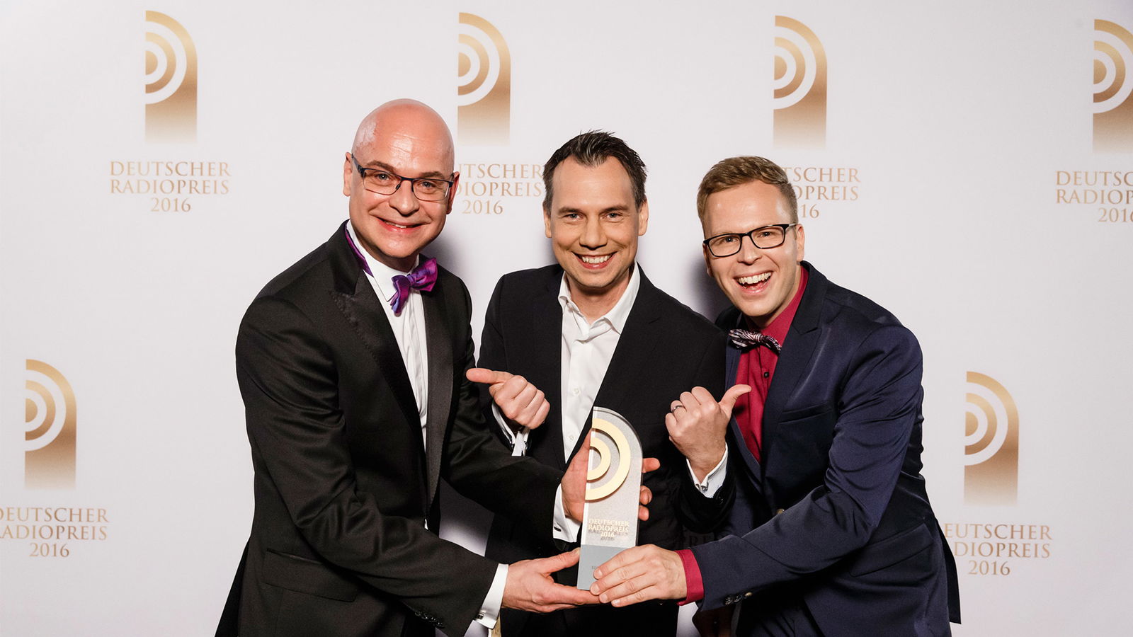 Laudator Sebastian Fitzek überreichten den Radiopreis - RADIO PSR